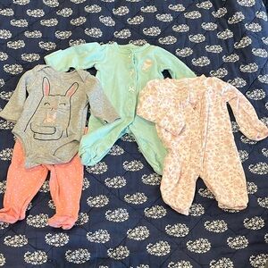 Newborn girl clothes